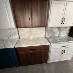 Modern cabinet sets with soft close hinges (MUST GO)