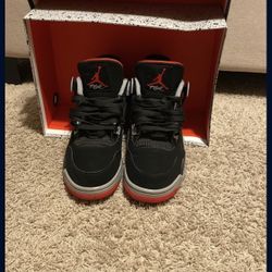 Jordan 4 Bred 