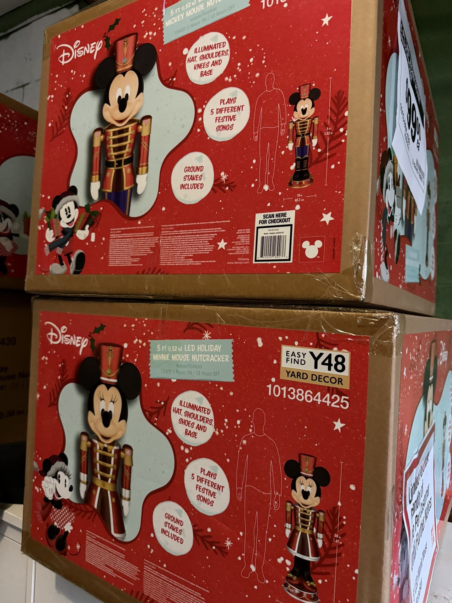 Mickey and Minnie Mouse Nutcrackers 