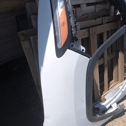 2016 Cherokee Front Fender And Headlights And Dashboard 