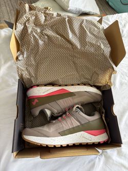 Forsake Women’s Sneakers (Size 8)