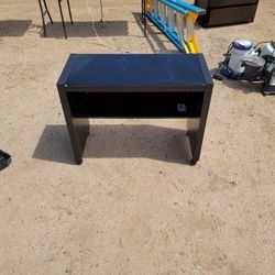 Small Desk 1 Shelf With Wheels. 