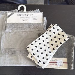 Kitchen apron and napkins