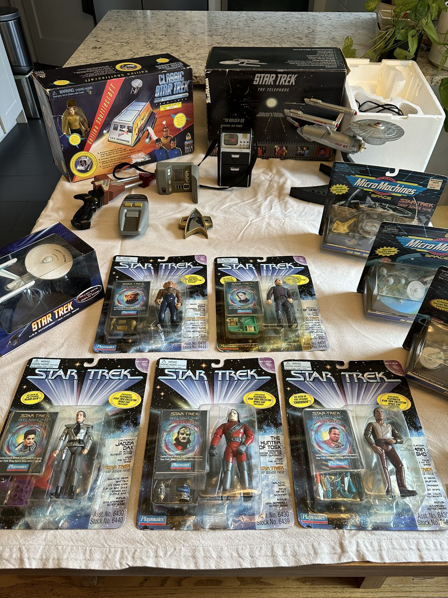 Huge Star Trek Collection! Swipe To See More!