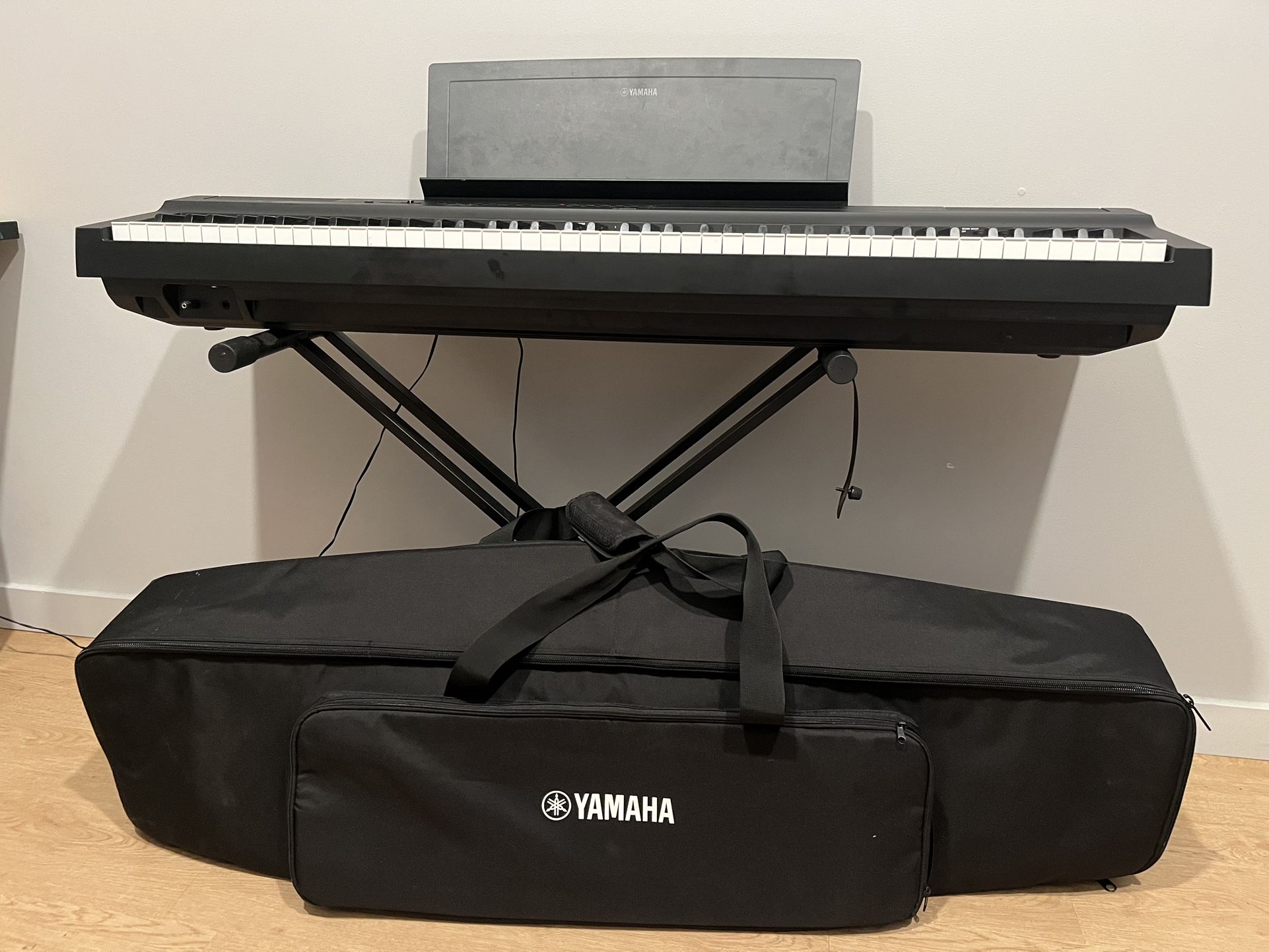 🎄Yamaha P125 Digital Piano BUNDLE 🎄