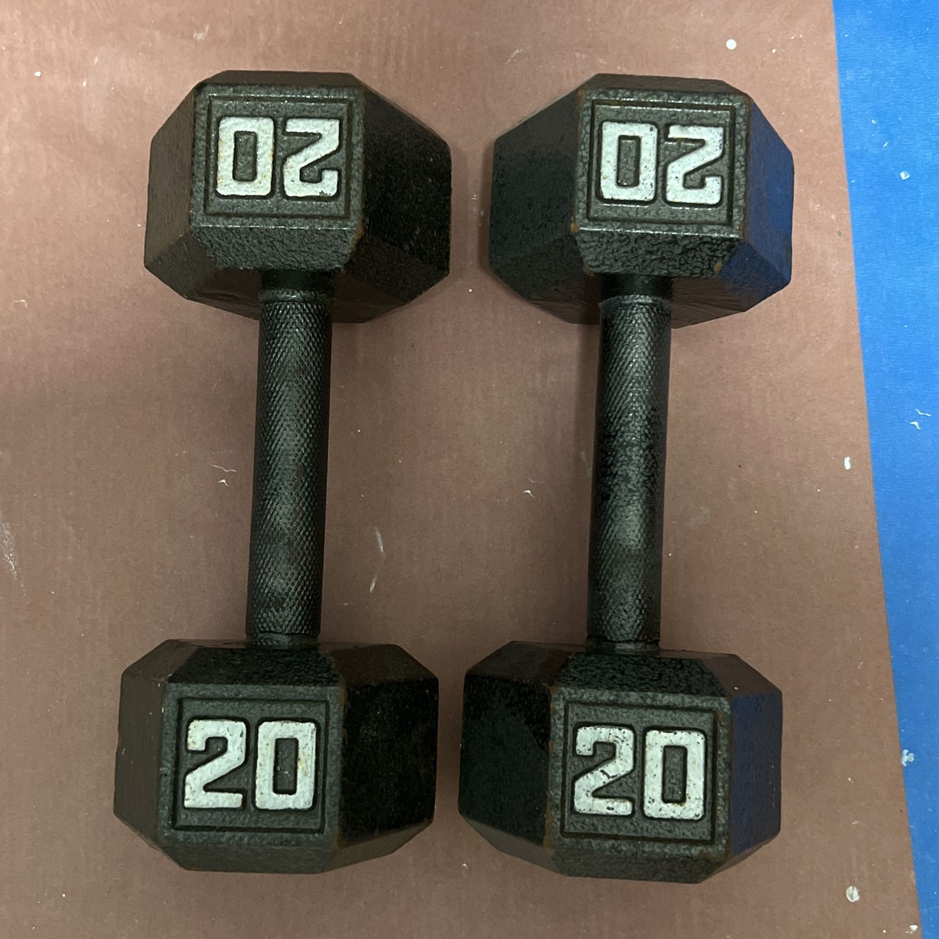 20 Lb Pair Of Dumbells 