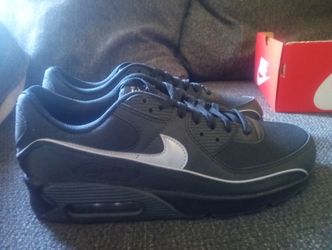 Nike Air Max (never worn)