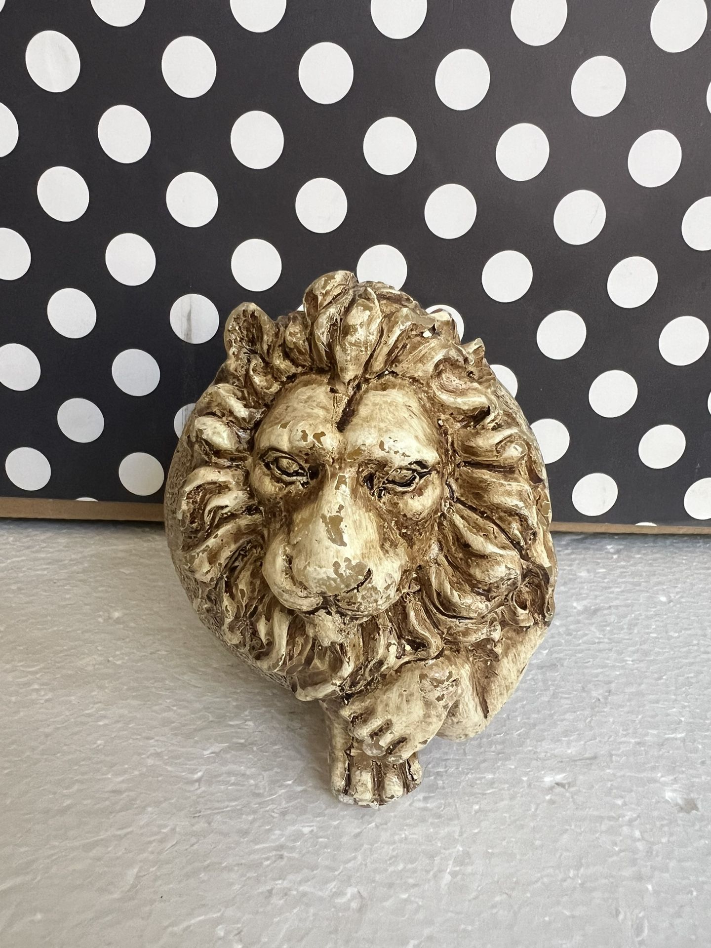 Vintage Round Lion Face Candle 4"x3" by Bombay Candle Co. Realistic Lion Lovers!