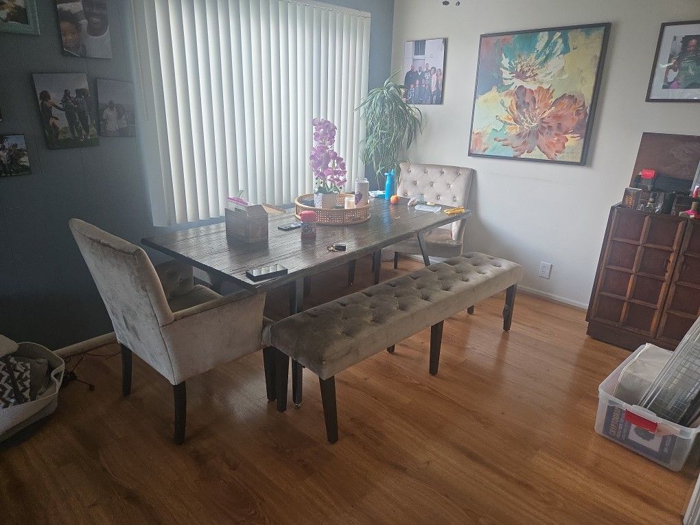 Dinning Table And Chair Set