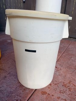 Large bucket with Lead