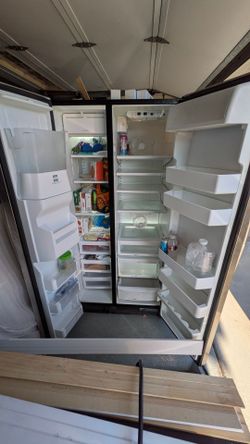 KitchenAid Side by Side Refrigerator Freezer Stainless Steel, works great!