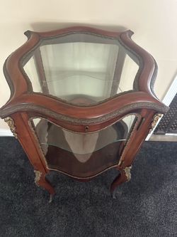 Louis XV style Vitrine