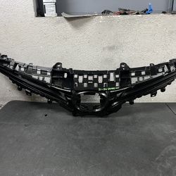 2021-2022-2023-2024 TOYOTA CAMRY UPPER GRILL OEM USED #9160
