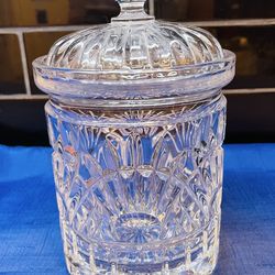 Beautiful vintage Shannon Crystal lidded biscuit jar