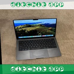 MacBook Air M3 Compact Power college owner