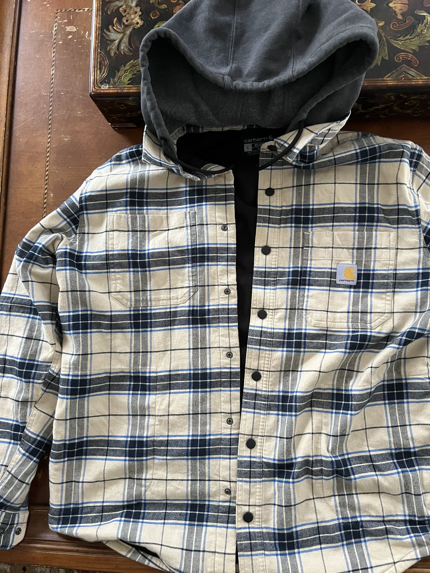 Carhartt Flannel hoodie (fleece Inside)- Men’s large