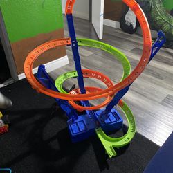 Hot Wheels Race Track