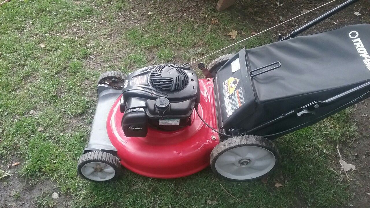 Troy-Bilt lawn mower 21 in 550 EX