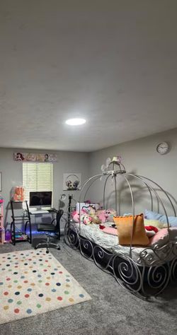 Disney Princess Canopy Bed – Rooms To Go Collection