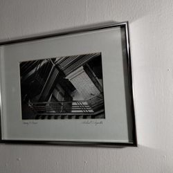 WHITE - BLACK SIGNED / FRAMED PHOTOGRAPHY ARTWORK 12"×10"
