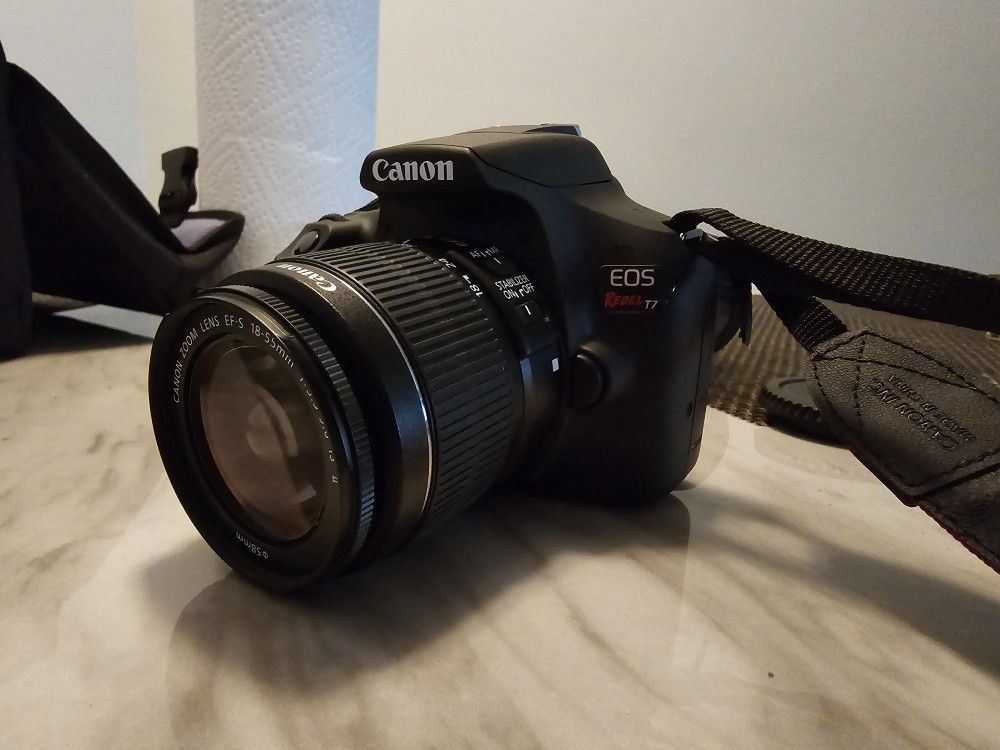 Canon  Eos Rebel T7 DSLR