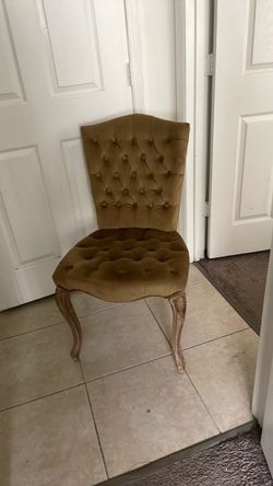 Tufted Velvet Accent Chair