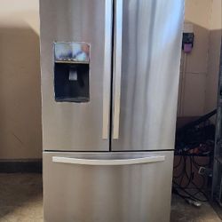 Whirlpool Gold Series Refrigerator Everything’s work