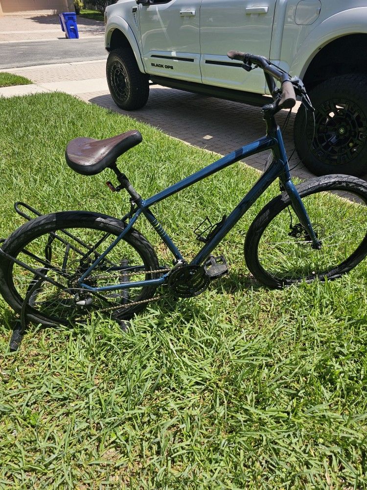 SPECIALIZED ROLL. XL