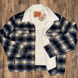 New Men’s Medium Levi’s Plaid Sherpa Jacket 
