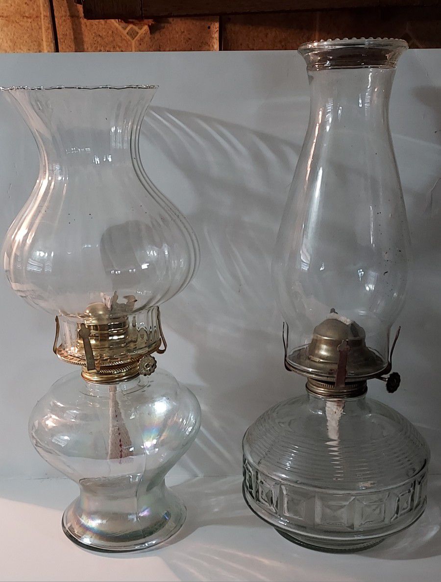 2 Vintage Oil Lamps In Good Condition. 25. Each 
