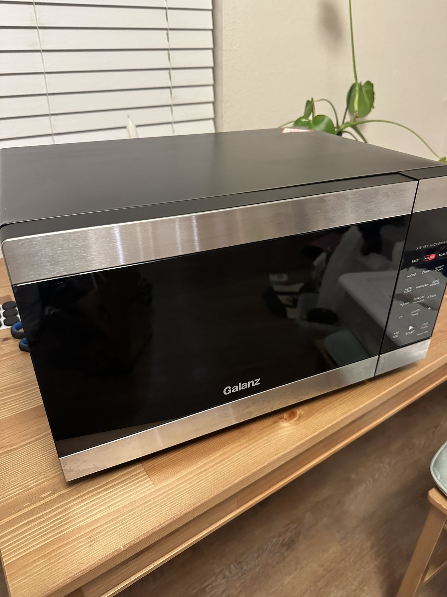 Air Fry 3-in-1 Microwave, 900 watts