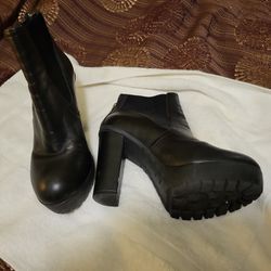Ladies Black Heel Shoes Sz 8.5