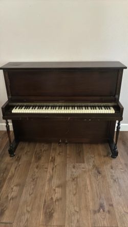 Monarch Cincinnati- Chicago piano