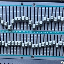 Ashly GQX-3102 Dual-Channel 31-Band Graphic Equalizer