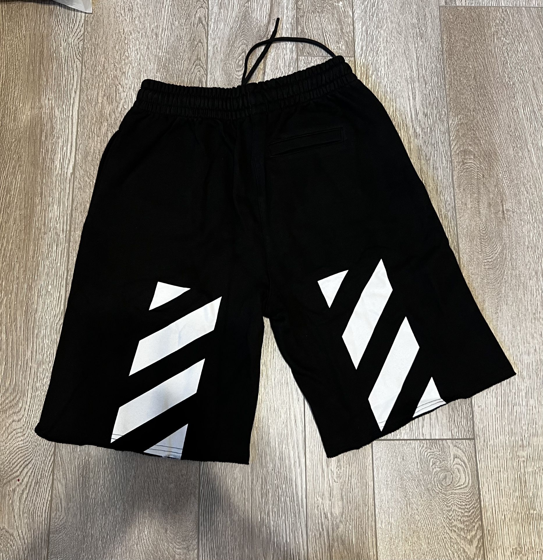 OFF WHITE SHORTS for Sale in Melissa,