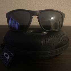 New Oakley Holbrook Sunglasses