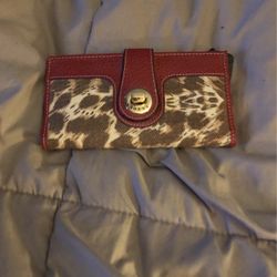 Wallet  guess brand new tags on it never used