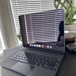iPad Pro (12.9) 3rd generation + Magic Keyboard + Apple Pen