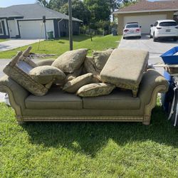 Nice Living Room Set For Free