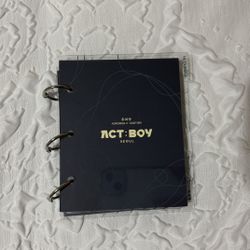 TXT Mini Photo Card Binder - Huening Kai Version