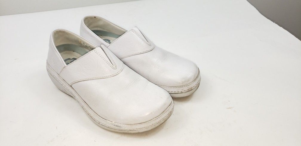 Timberland Women's 8.5 M White Leather Clog Loafers Slip Resistant Shoes (H)