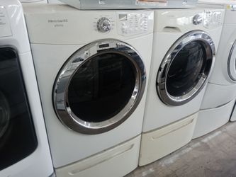 Frigidaire Affinity front load washer and dryer set on pedestals - Free delivery