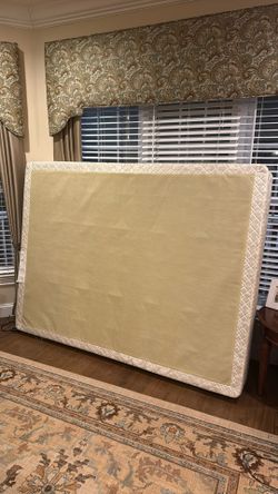 queen Box spring 