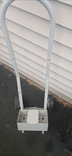 Manual core lawn aerator