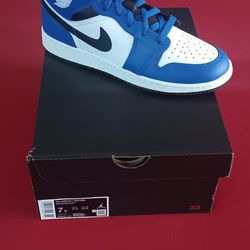 Air Jordan 1 Mid (GS) Size 7y 