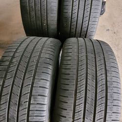 4 tires 275 40 r 20 land rover and more in good condition one need repair easy