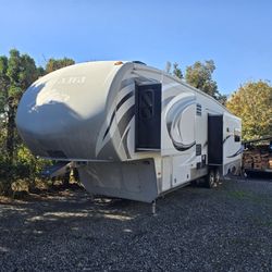 5th Wheel Trailer