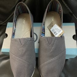Toms Shoes