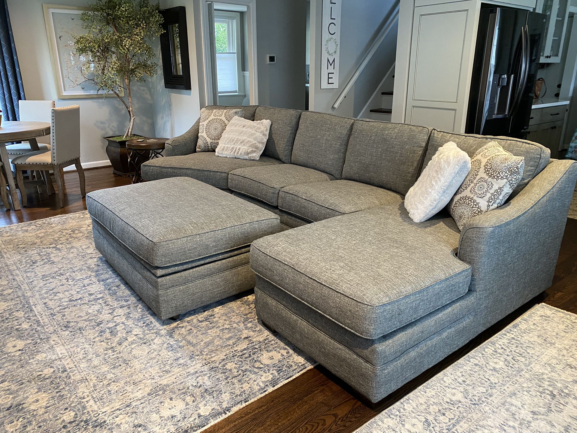 Beautiful, Quality, Brand-New Sectional 