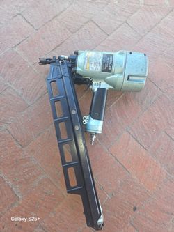 Pistola de clavos.